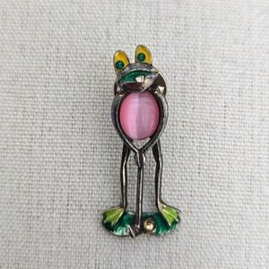 Lady Frog Golfer Lapel Pin